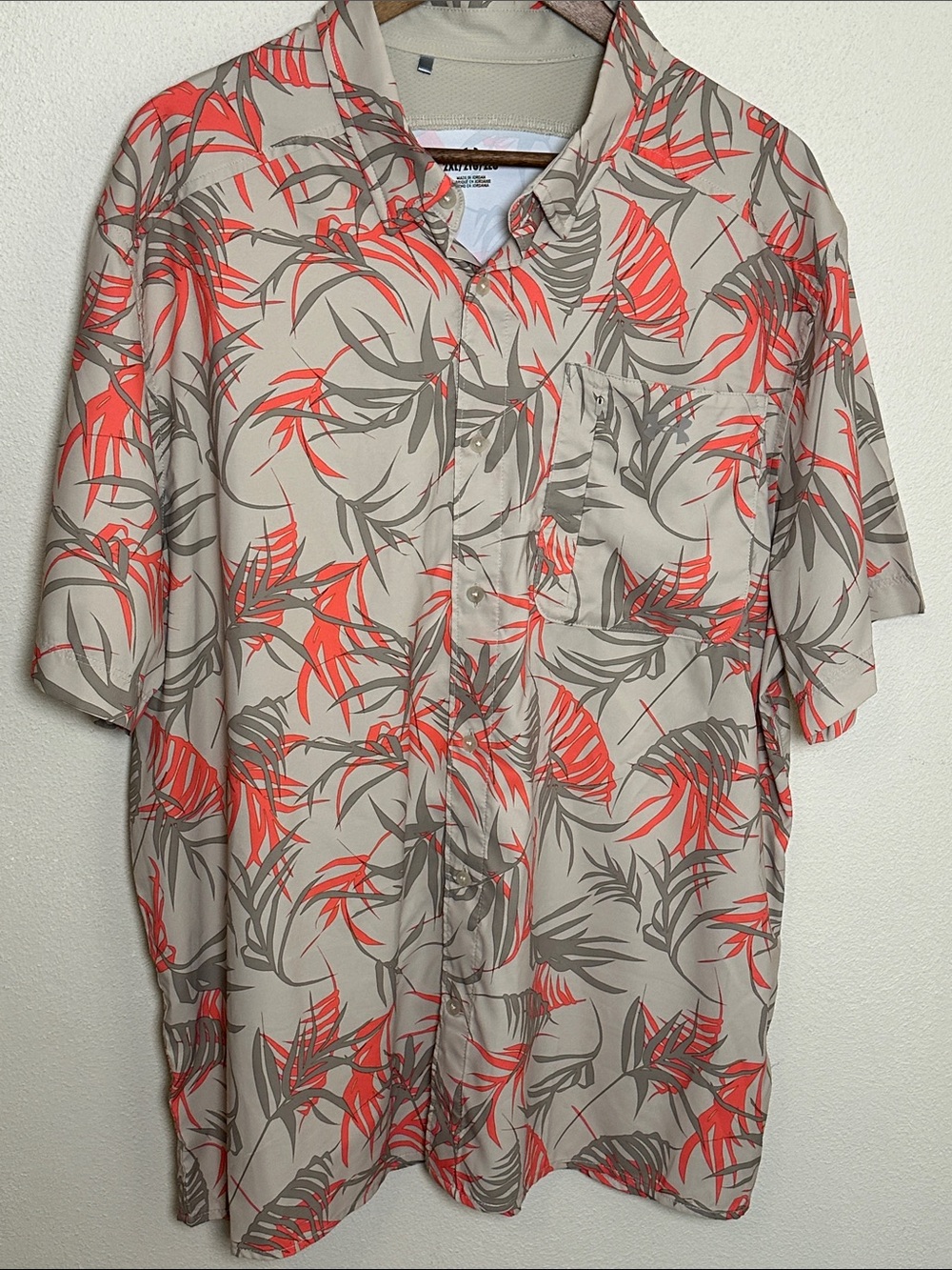 Under Armour Short-Sleeve Button-Up Shirt with Coral Leaf Print Sz 2XL